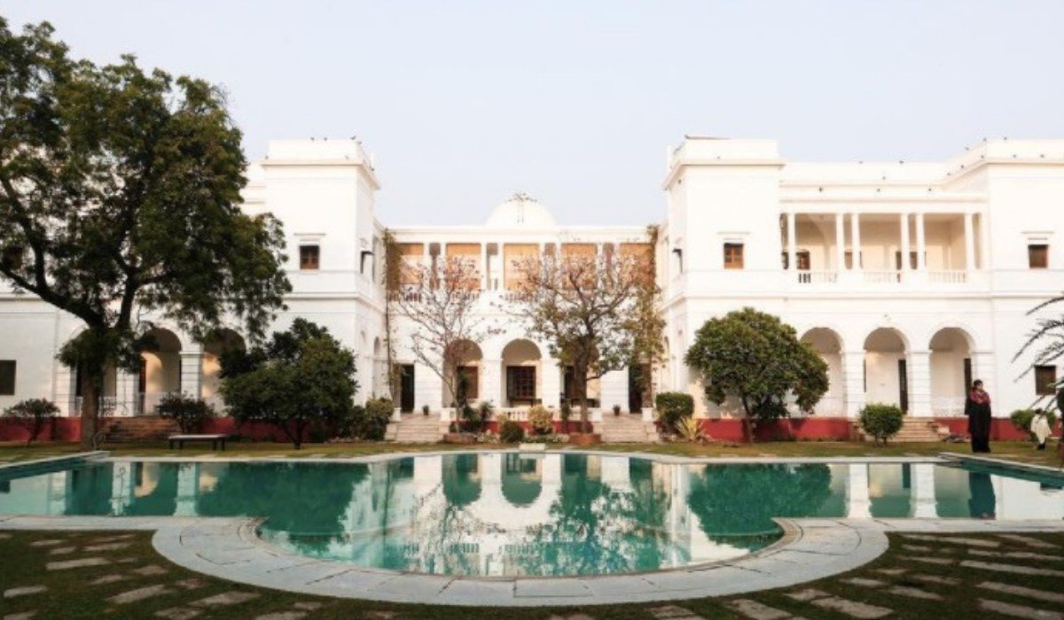 Inside-Saif-and-Kareena’s-royal-home-in-Mumbai-and-the-Pataudi-Palace