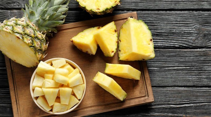 Health Benefits of Pineapple, a rich source of Vitamins
